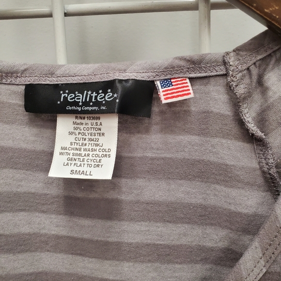 Realitee Top - Picture 2 of 5
